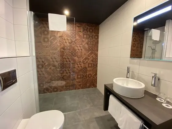 Luxury Tek Büyük Yataklı Oda