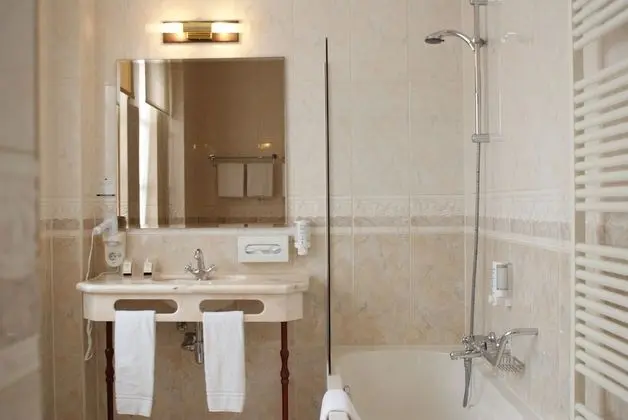 Comfort Tek Büyük Yataklı Oda, Küvet