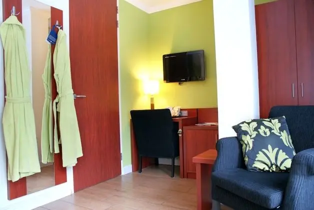 Comfort Tek Büyük Yataklı Oda