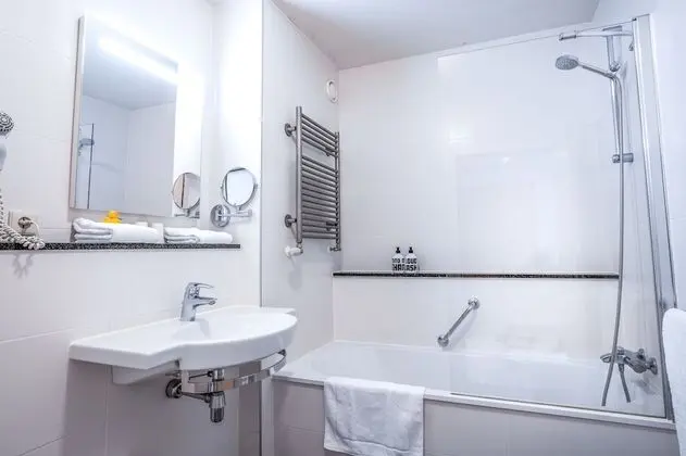 Comfort Tek Büyük Yataklı Oda