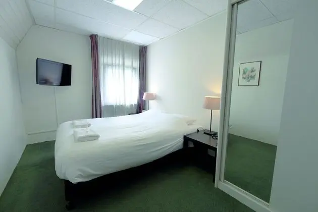 Tek Büyük Yataklı Oda (Small, with Shower)