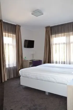 Üç Kişilik Oda
