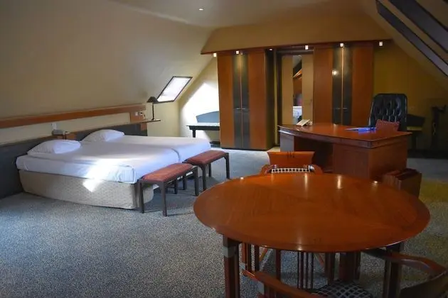 Luxury Tek Büyük Yataklı Oda