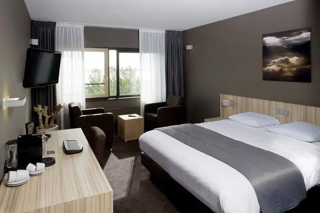 Luxury Tek Büyük Yataklı Oda (with Shower)