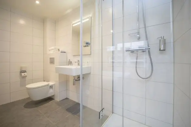 Comfort Tek Büyük Yataklı Oda (With Shower)
