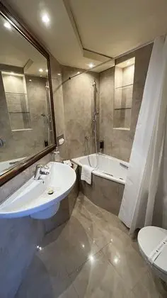 Junior Tek Büyük veya İki Ayrı Yataklı Oda