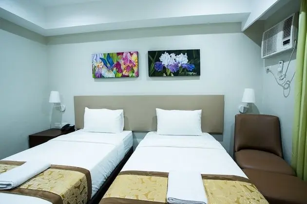 Deluxe Plus Twin Room, 2 Twin Beds, Accessible, Refrigerator
