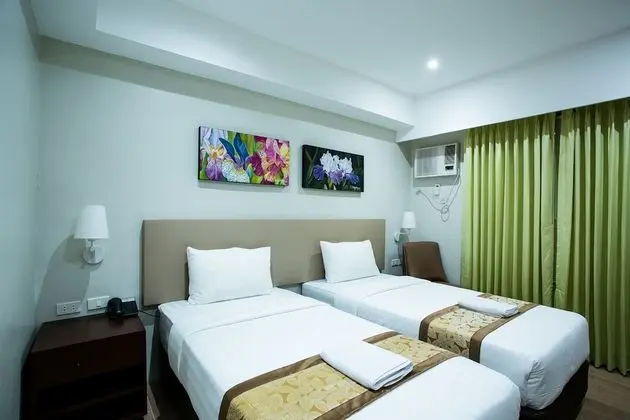 Deluxe Plus Twin Room, 2 Twin Beds, Accessible, Refrigerator