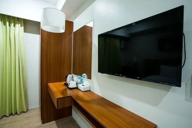 Deluxe Plus Twin Room, 2 Twin Beds, Accessible, Refrigerator
