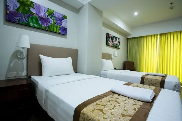Deluxe Plus Twin Room, 2 Twin Beds, Accessible, Refrigerator