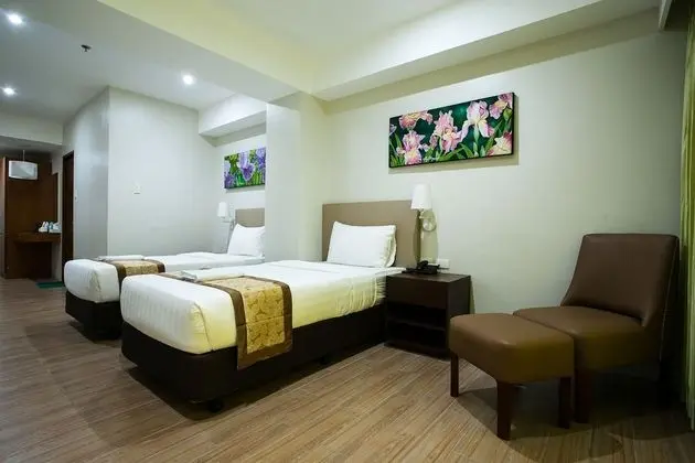 Deluxe Plus Twin Room, 2 Twin Beds, Accessible, Refrigerator