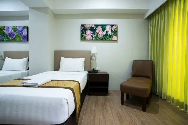 Deluxe Plus Twin Room, 2 Twin Beds, Accessible, Refrigerator