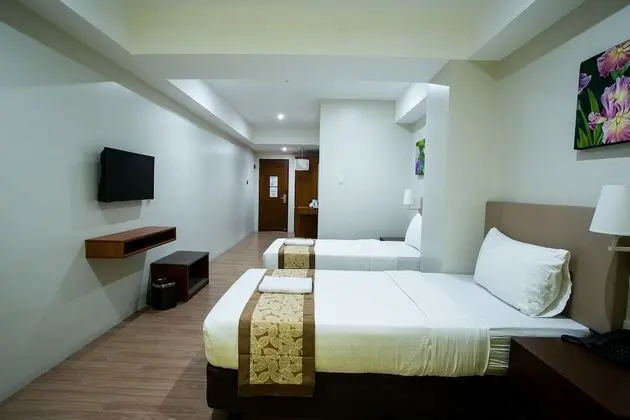 Deluxe Plus Twin Room, 2 Twin Beds, Accessible, Refrigerator