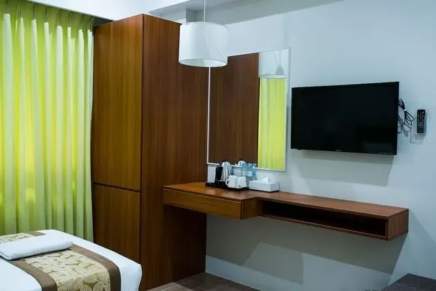 Deluxe Plus Twin Room, 2 Twin Beds, Accessible, Refrigerator