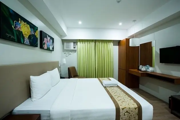 Deluxe Tek Büyük Yataklı Oda, 1 Çift Kişilik Yatak, Engellilere Uygun, Buzdolabı