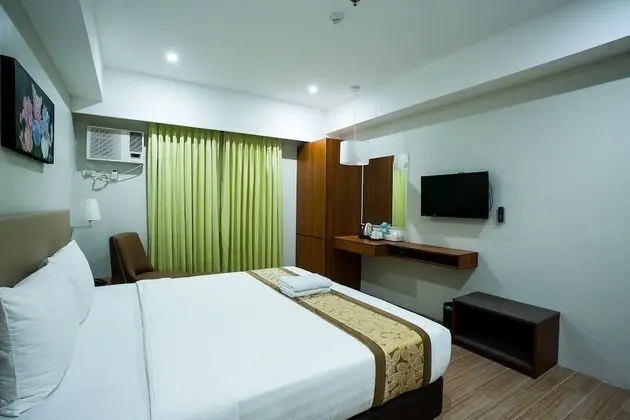 Deluxe Tek Büyük Yataklı Oda, 1 Çift Kişilik Yatak, Engellilere Uygun, Buzdolabı