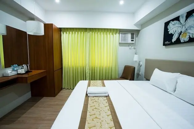 Deluxe Tek Büyük Yataklı Oda, 1 Çift Kişilik Yatak, Engellilere Uygun, Buzdolabı