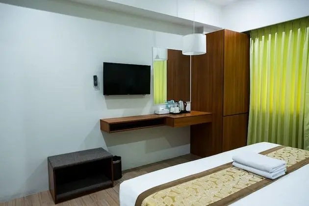 Deluxe Tek Büyük Yataklı Oda, 1 Çift Kişilik Yatak, Engellilere Uygun, Buzdolabı