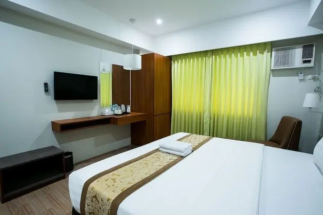 Deluxe Tek Büyük Yataklı Oda, 1 Çift Kişilik Yatak, Engellilere Uygun, Buzdolabı
