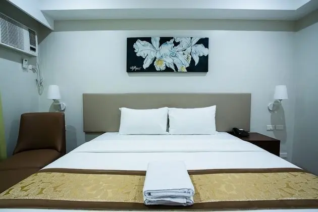 Deluxe Tek Büyük Yataklı Oda, 1 Çift Kişilik Yatak, Engellilere Uygun, Buzdolabı