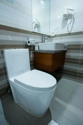 Deluxe Tek Büyük Yataklı Oda, 1 Çift Kişilik Yatak, Engellilere Uygun, Buzdolabı