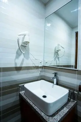 Deluxe Tek Büyük Yataklı Oda, 1 Çift Kişilik Yatak, Engellilere Uygun, Buzdolabı