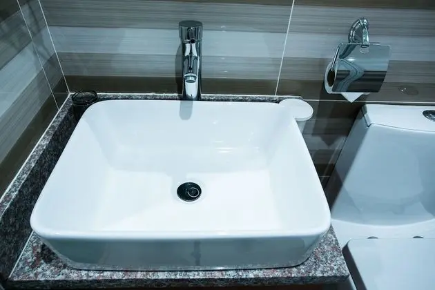 Deluxe Tek Büyük Yataklı Oda, 1 Çift Kişilik Yatak, Engellilere Uygun, Buzdolabı