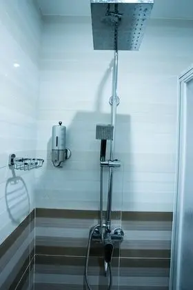 Deluxe Tek Büyük Yataklı Oda, 1 Çift Kişilik Yatak, Engellilere Uygun, Buzdolabı