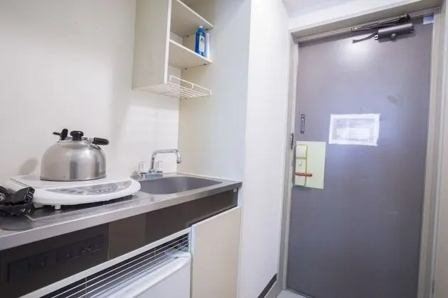 Tek Kişilik Oda, 1 Tek Kişilik Yatak, Sigara İçilebilir (with a laundry machine)