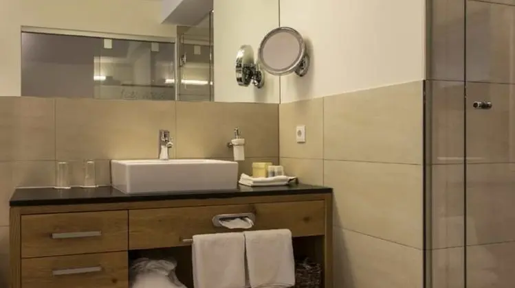 Classic Tek Büyük Yataklı Oda