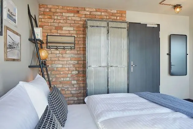 Economy Tek Büyük Yataklı Oda, Kısmi Deniz Manzaralı