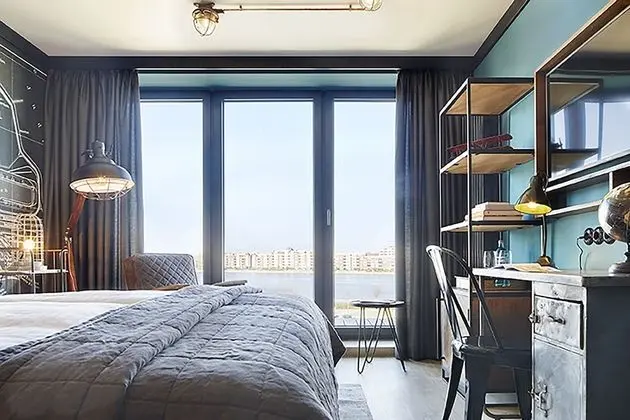 Economy Tek Büyük Yataklı Oda, Liman Manzaralı