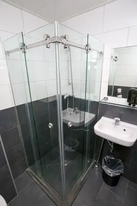 Üç Kişilik Oda, Özel Banyo