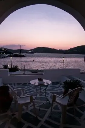 Dört Kişilik Oda, Deniz Manzaralı