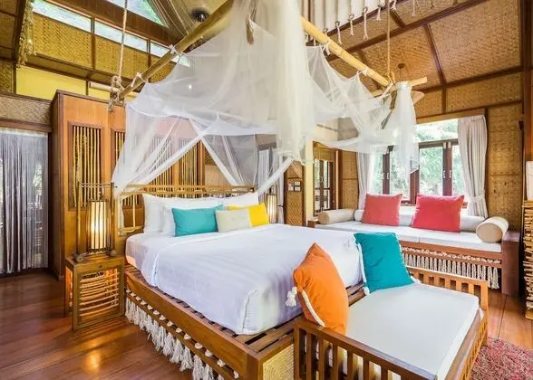 Villa (Floating with Breakfast)