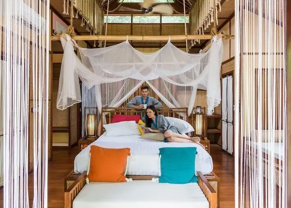 Villa (Floating with Dinner+ Breakfast )