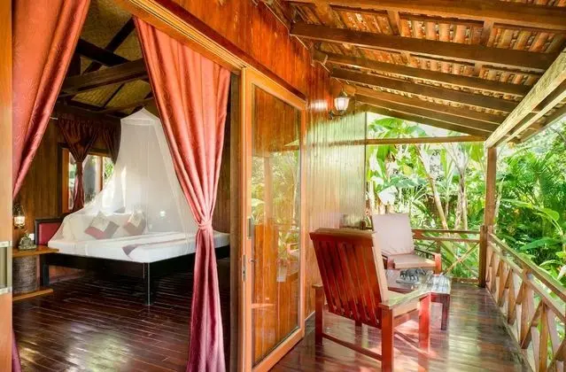 Floating Bungalow House with Terrace