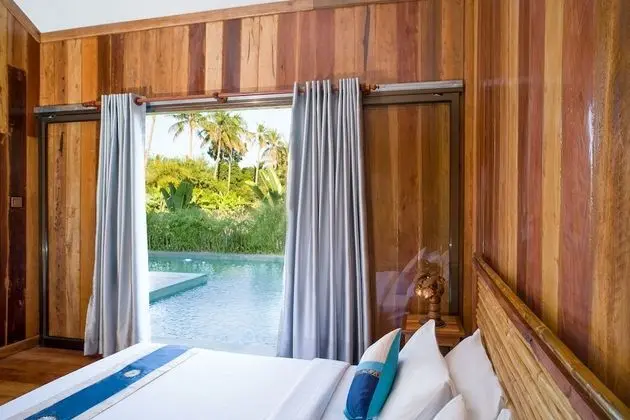 Floating Family Bungalow Private Pool