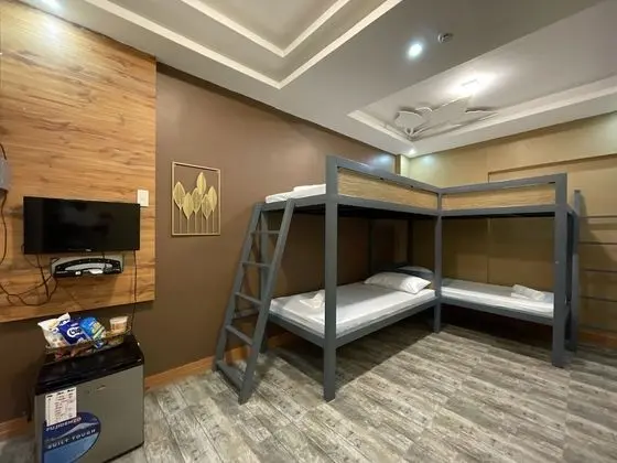 Oda (Leaf Lodge - Loft Room)