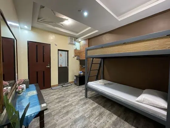 Oda (Leaf Lodge - Loft Room)