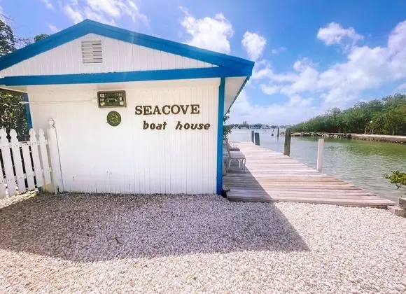 Boathouse Rooms