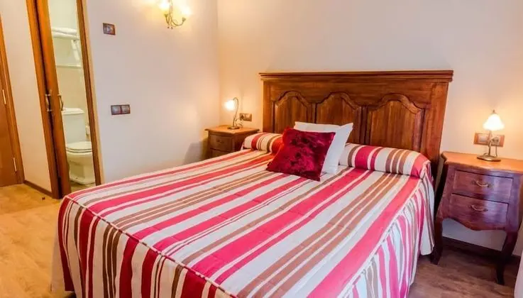 Tek Büyük Yataklı Oda (1 double or 2 single beds)