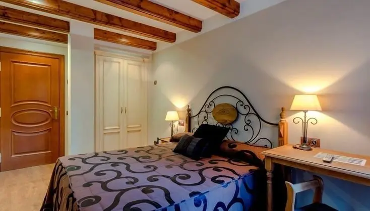 Tek Büyük Yataklı Oda (1 double or 2 single beds)