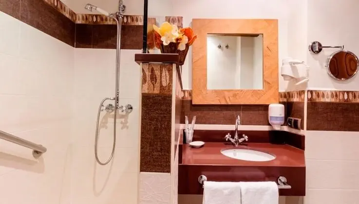 Tek Büyük Yataklı Oda (1 double or 2 single beds)