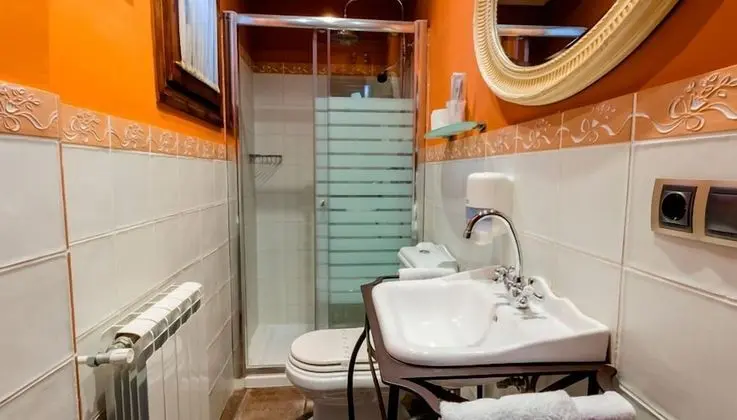 Tek Büyük Yataklı Oda (1 double or 2 single beds)