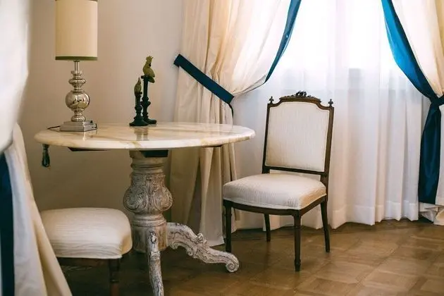 Traditional Tek Büyük veya İki Ayrı Yataklı Oda (Charming)