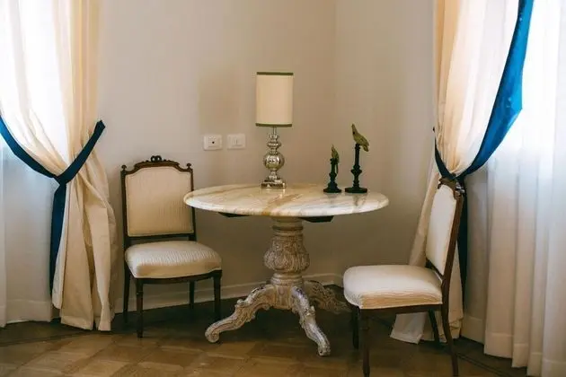 Traditional Tek Büyük veya İki Ayrı Yataklı Oda (Charming)