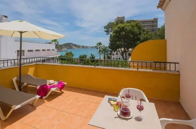 Premium Tek Büyük Yataklı Oda, Balkon, Deniz Manzaralı
