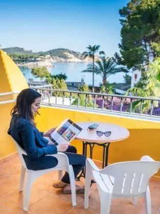 Tek Büyük Yataklı Oda, Balkon, Deniz Manzaralı