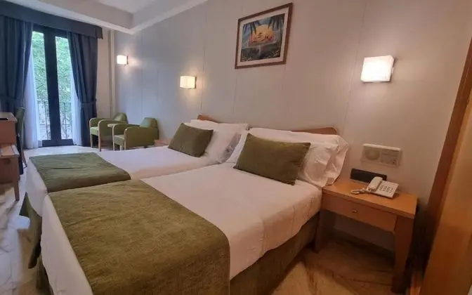 İki Ayrı Yataklı Oda, Şehir Manzaralı (Rambla)